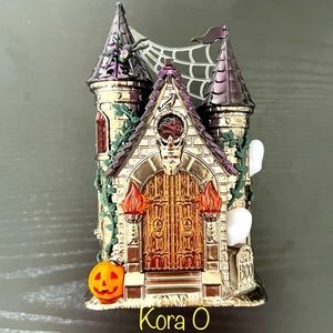 BBW Haunted Castle Projector NEW